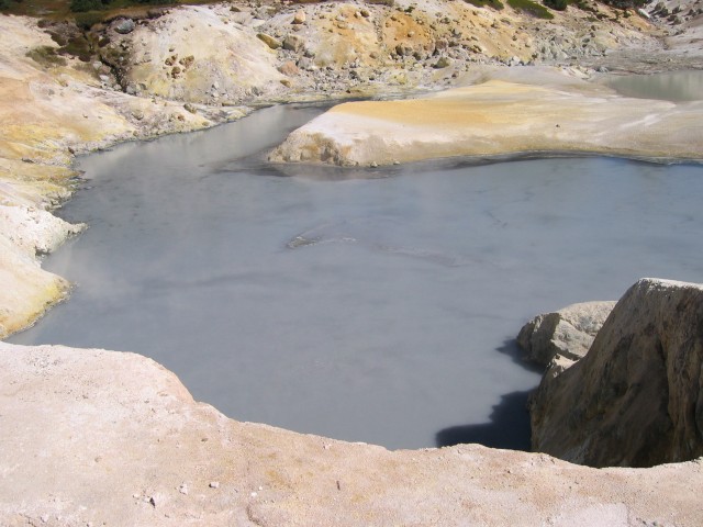 That big pool was bubbling quite a bit. Sadly, it doesn't really photograph well.